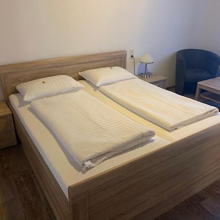 Hotel Brauhaus Zur Krone Bergheim  Esterno foto