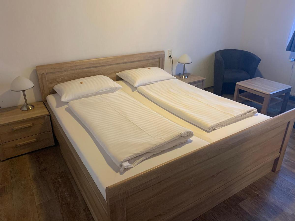 Hotel Brauhaus Zur Krone Bergheim  Esterno foto